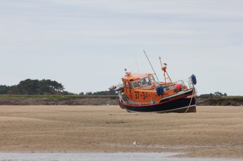 boat beached life boat