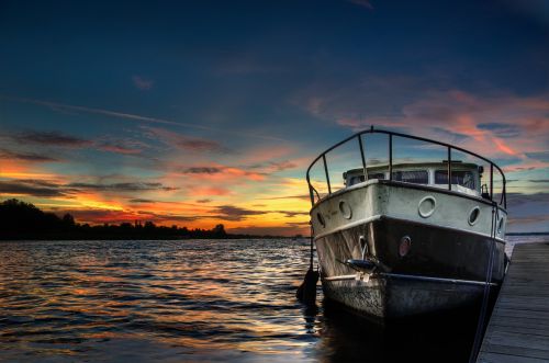 boat hdr sunset