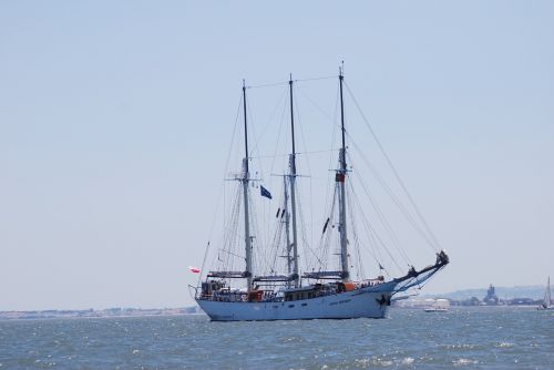 boat tejo lisbon