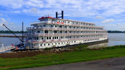 boat has dawn  river  mississippi