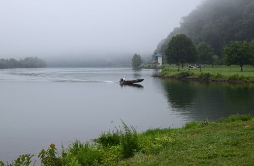 boater in the fog melton lake park tennessee