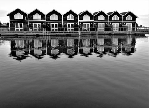 boathouses lake water