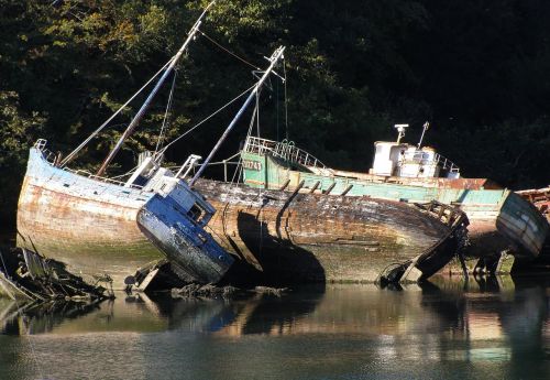 boats old ships wrecks