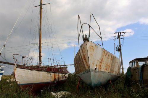 boats abandoned wooden
