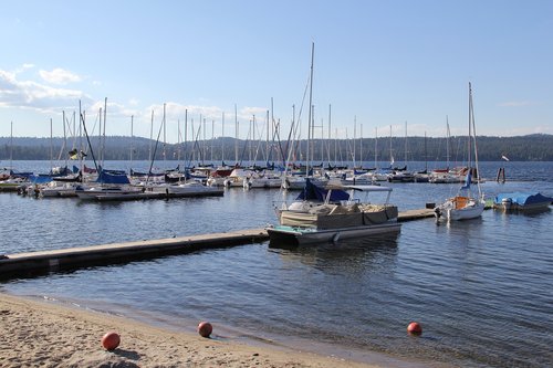 boats  lake  water