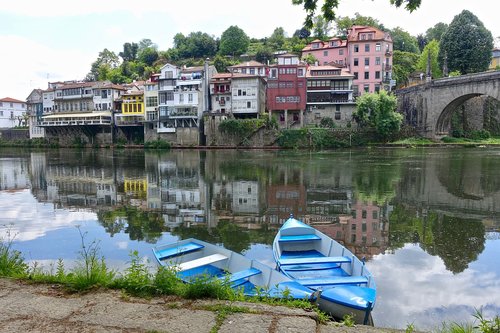 boats  river  tranquil