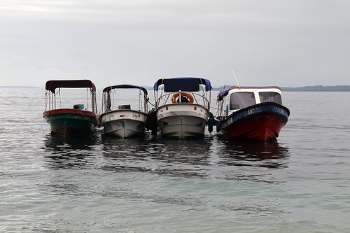 boats  water taxi  transportation