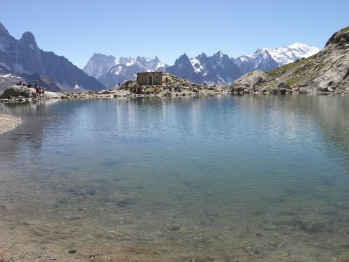 body of water mountain nature