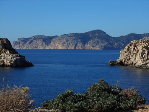 body of water  landscape  costa