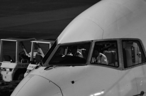 boeing cockpit aircraft