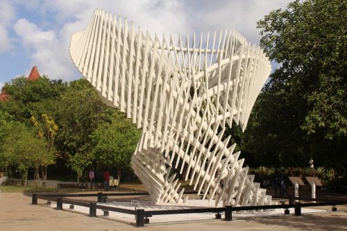 cross-maidan mumbai charkha structure