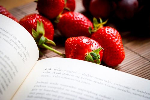 book relaxation strawberries