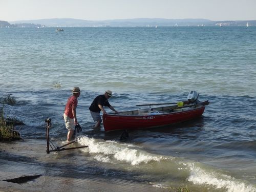 boot men lake constance