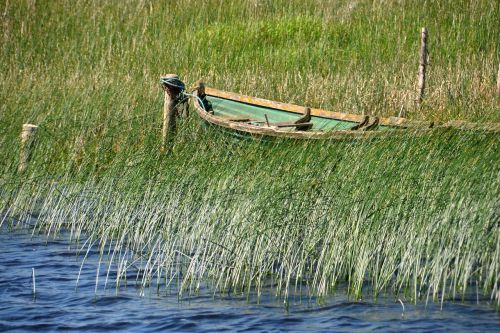 boot river water