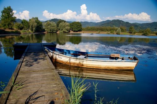 boot lake water