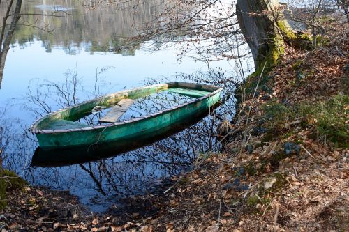 boot nature lake