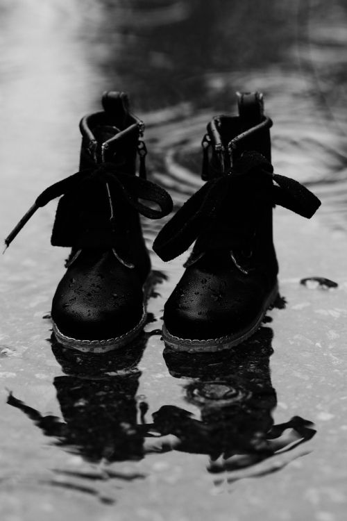 boots rain miniature