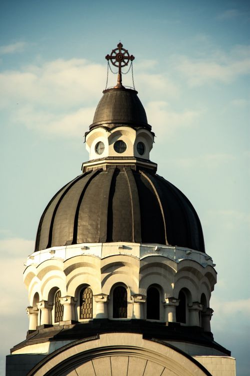 bor church dome