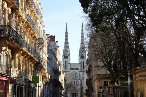 bordeaux  cathedral  monuments