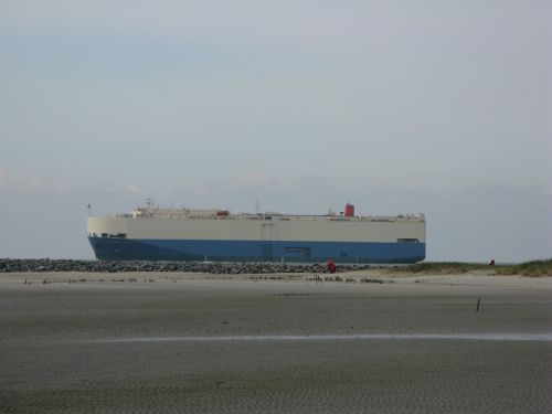 borkum freighter beach