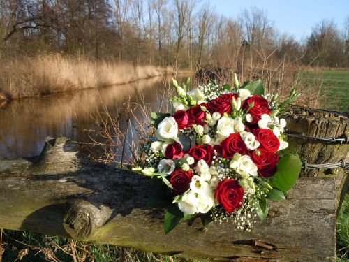 wedding bouquet flower roses