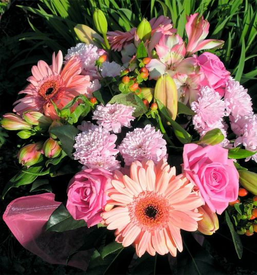 bouquet floral arrangement flowers