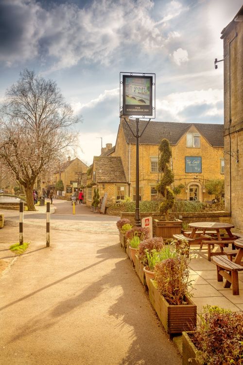 bourton-on-the-water cotswold gloucestershire