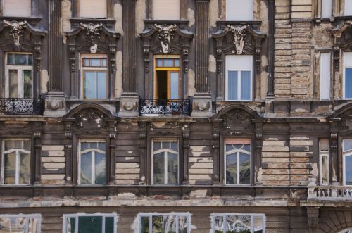 bowever window building