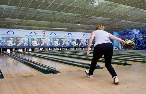 bowler  style tenpin  alley