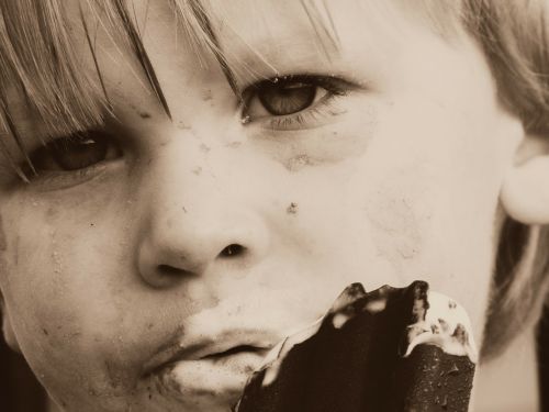 boy ice cream eating