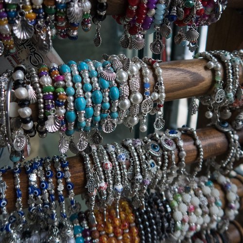 bracelet  shop  market