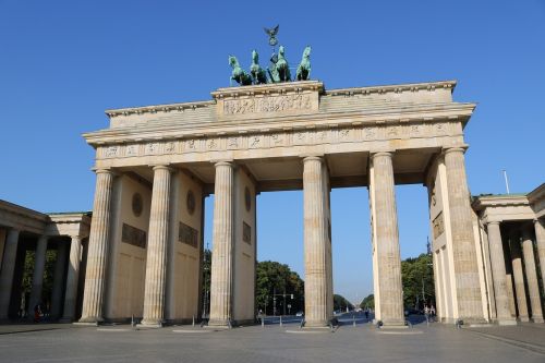brandenburg gate berlin capital
