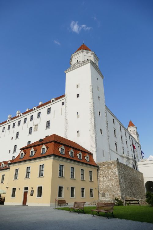 bratislava slovakia castle