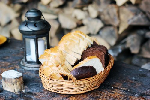 bread rustic basket