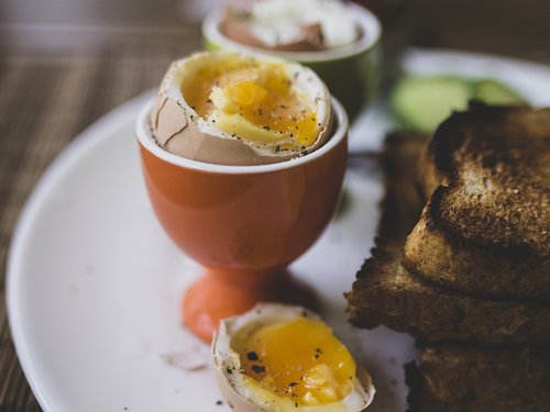 breakfast  eggs  egg cup