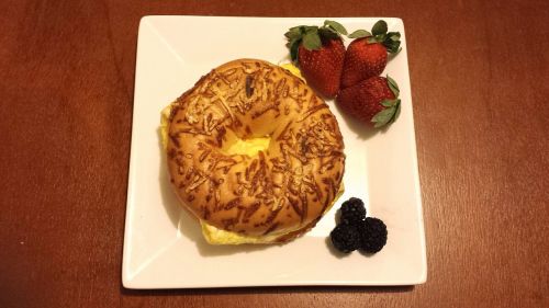 breakfast food bagel