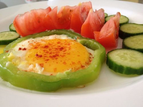 breakfast eggs tomato