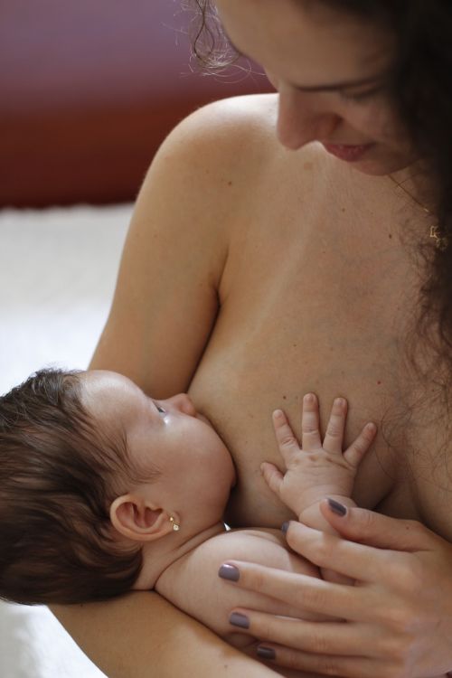 breastfeeding mother mother's love