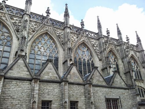 breda church facade