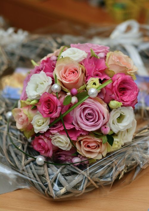 bridal bouquet roses wedding
