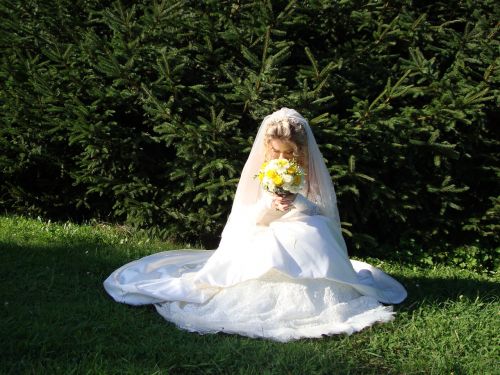 bride woman bouquet