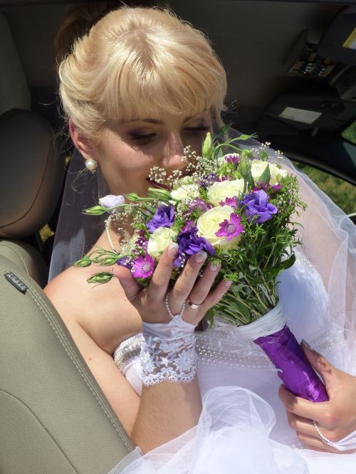 bride flowers wedding