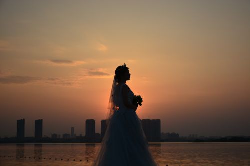 bride sunset yao lake