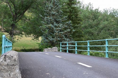 bridge road fence