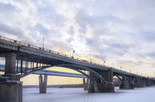 bridge ice railing