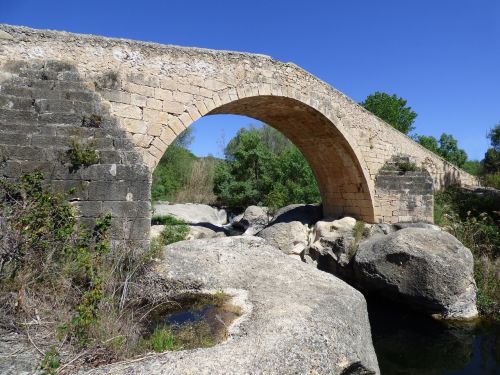 bridge medieval romanesque