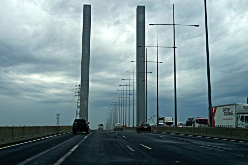 bridge 2 pillars highway