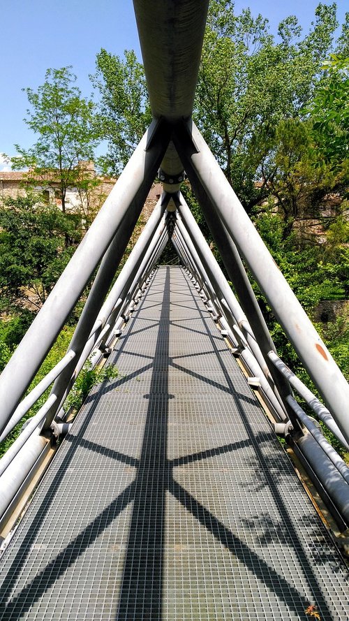 bridge  iron  tube
