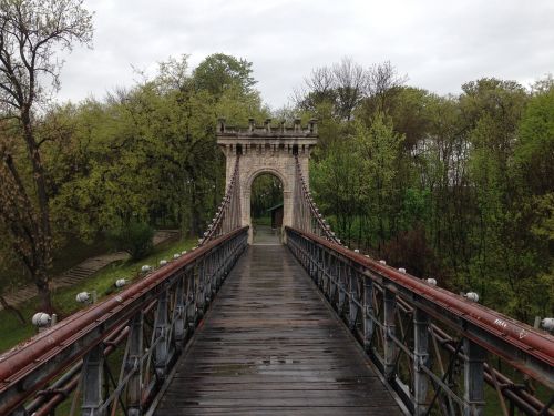 bridge park rain