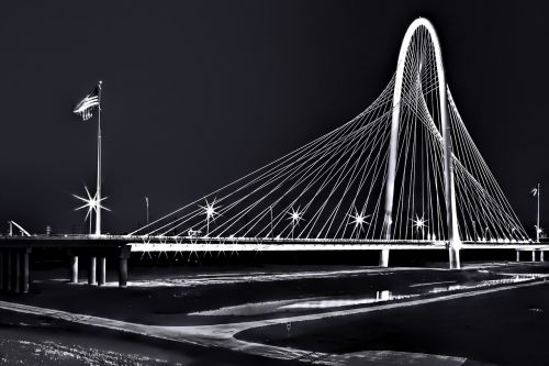 bridge dallas santiago calatrava black and white